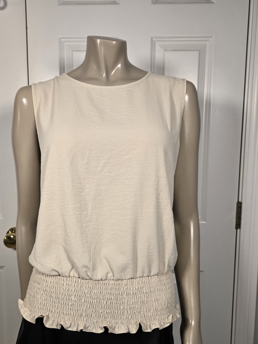 Women's Cream Sleeveless Smocked-Hem Top